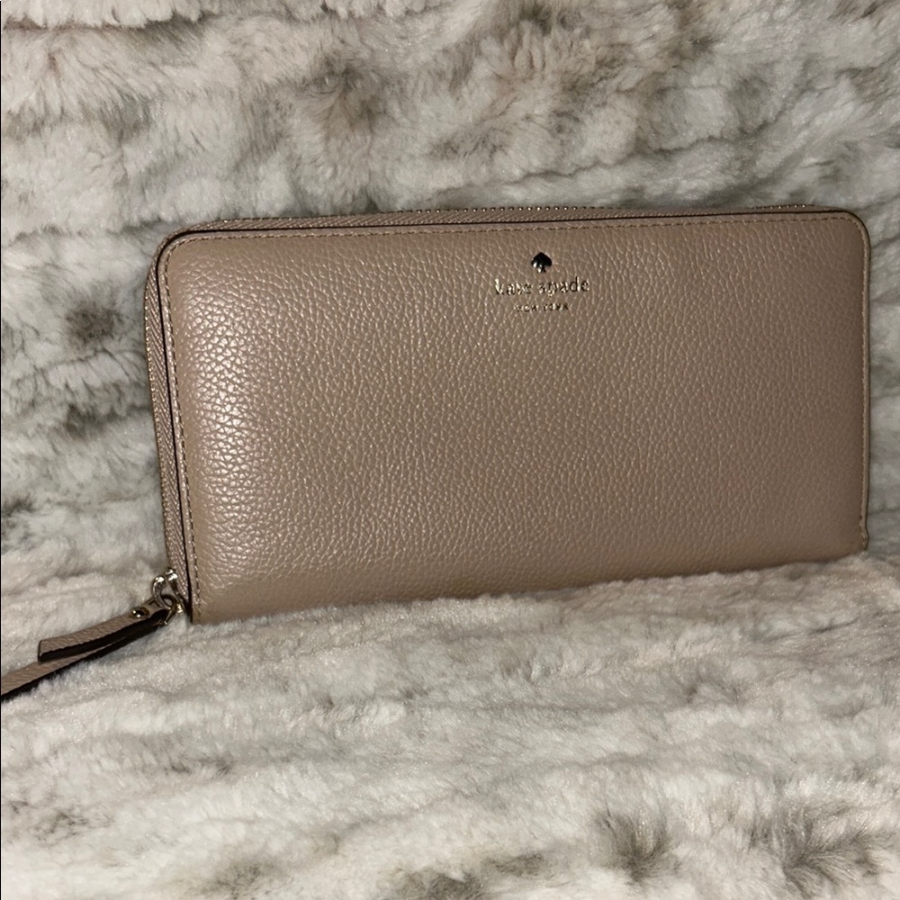 Kate Spade Beige Leather Zip Wallet